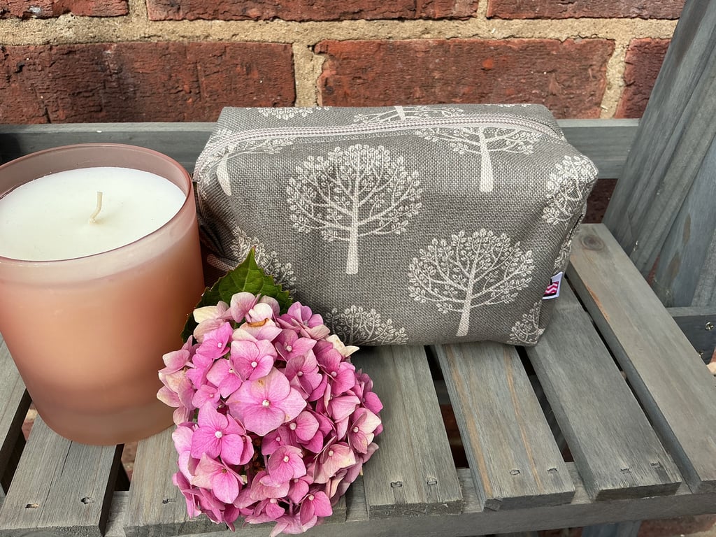 Grey Mulberry Tree Box Pouch