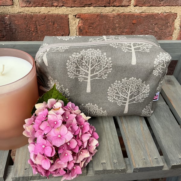 Grey Mulberry Tree Box Pouch