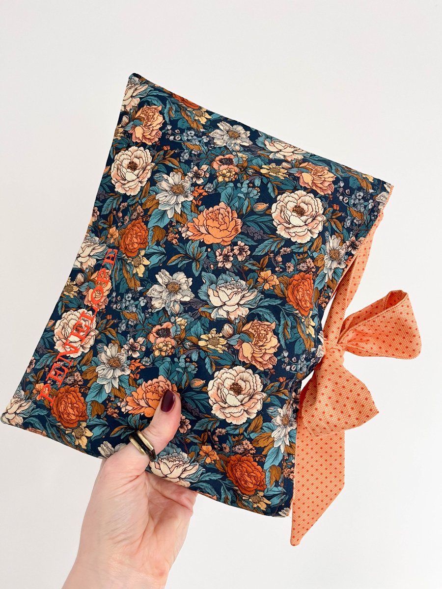 Personalised Floral Bible Cover – Embroidered Custom Name Book Sleeve