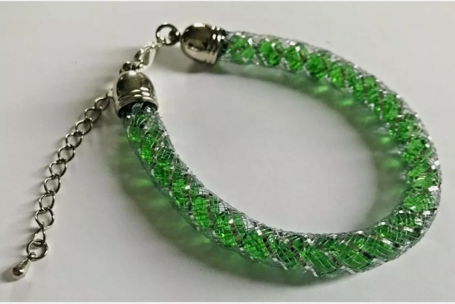Green Sparkly Mesh Bracelet. 7.5inch with Ext Chain. Fits 6inch Wrist