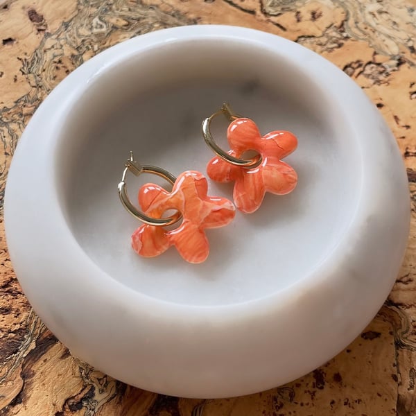 Flower hoops – orange, statement earrings made from polymer clay and resin
