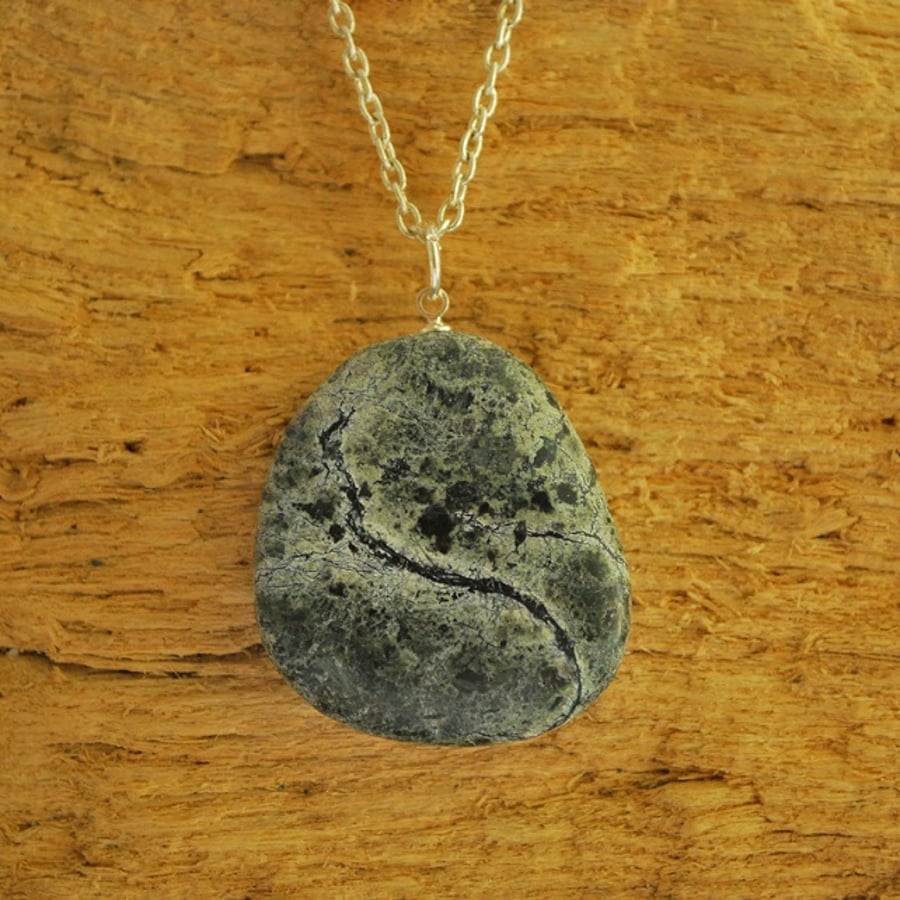  Serpentine beach pebble pendant