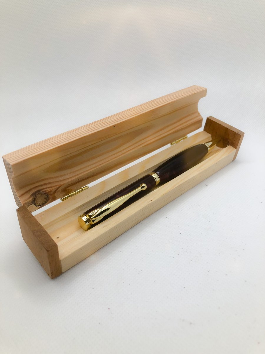  Gift ball pen in inscribed case