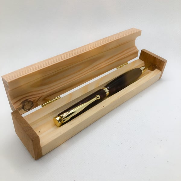  Gift ball pen in inscribed case