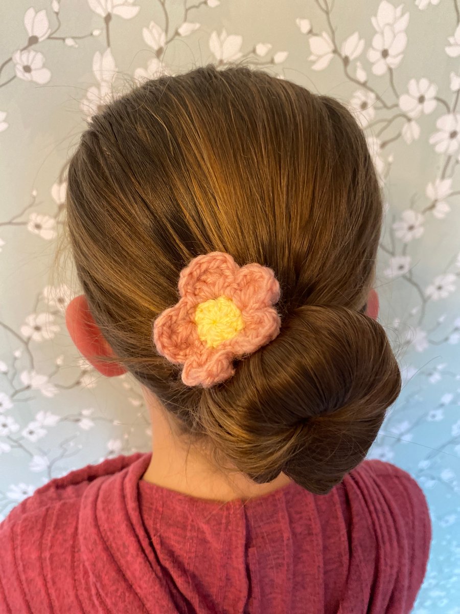 Flower hair tie
