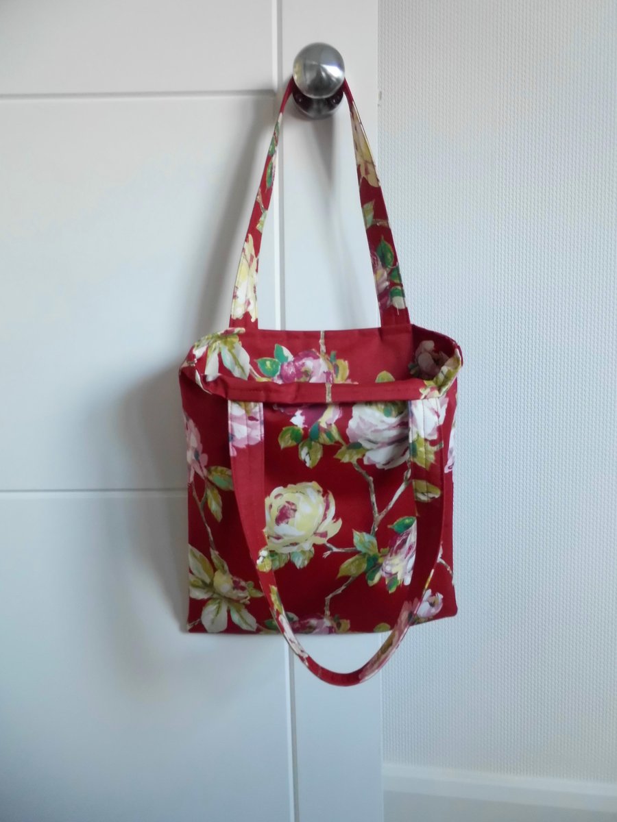 Tote bag in red rose printed fabric