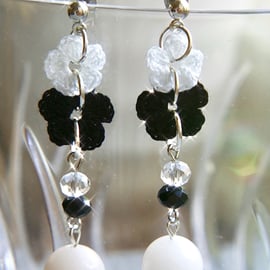 Microcrochet Monochrome Flower Crystal Glass Beads White Agate Stud Earrings 