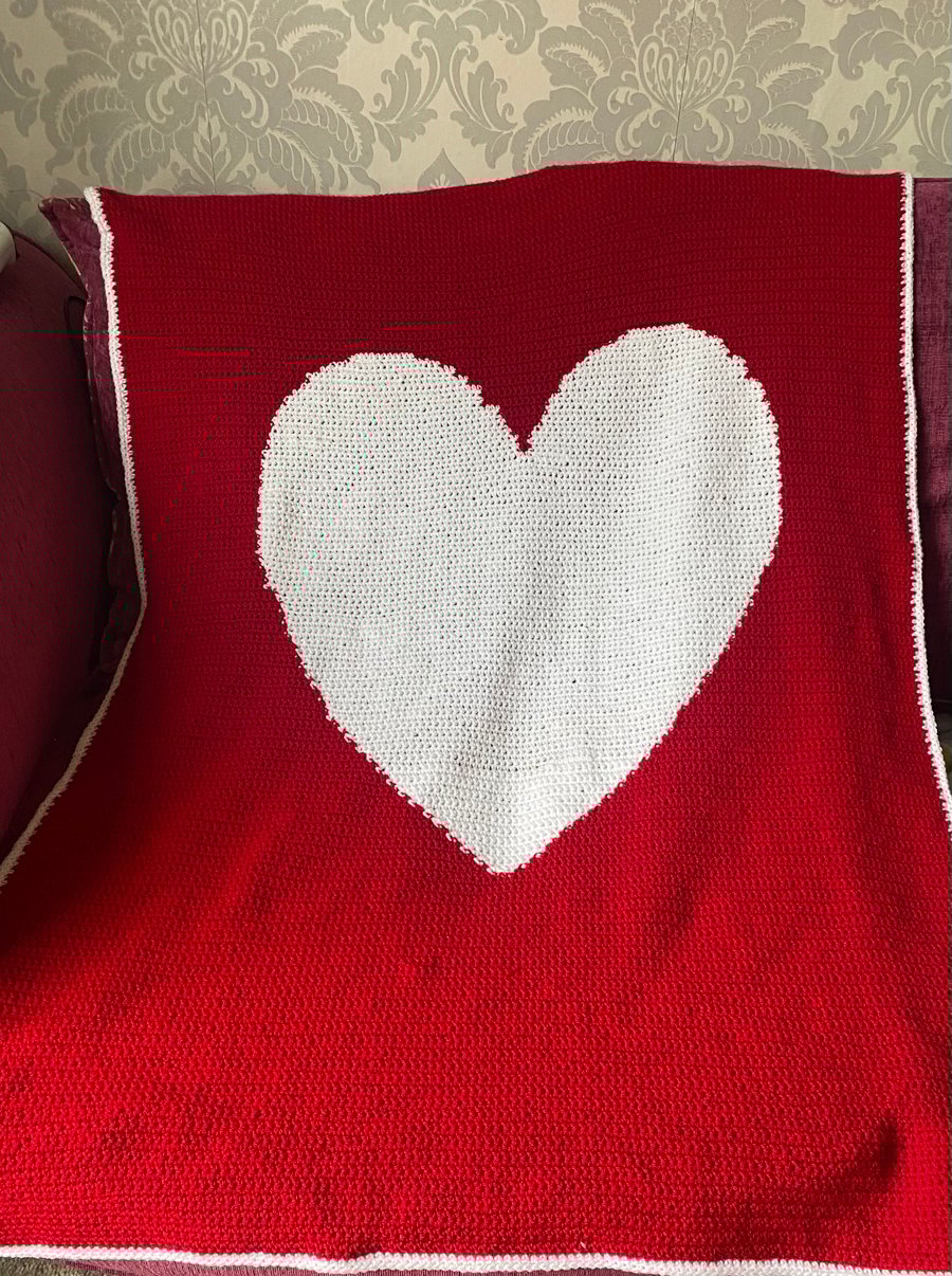 Crochet heart sofa blanket 