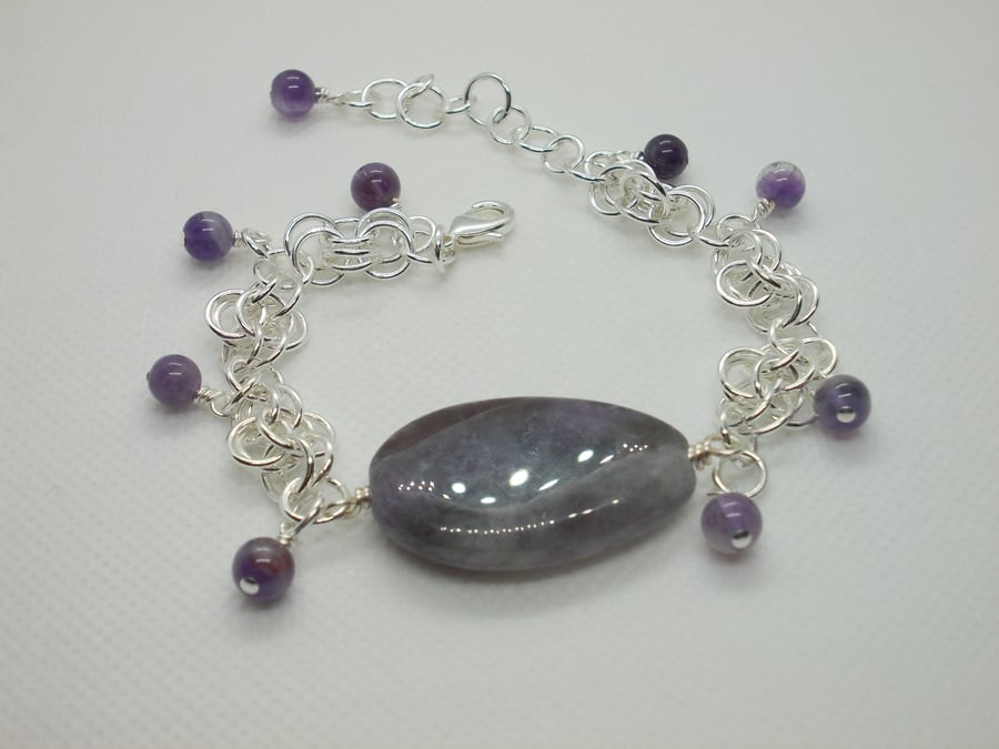 Chainmaille bracelet with Amethyst feature stone