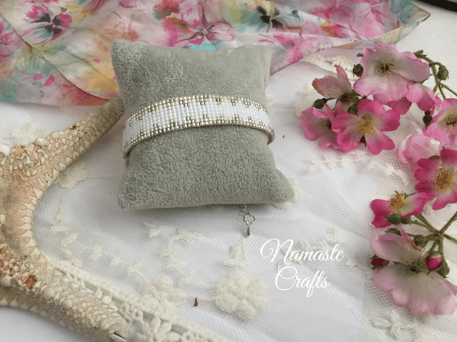 Elegant beaded adjustable bracelet, Loom bracelet, friendship bracelet, boho 