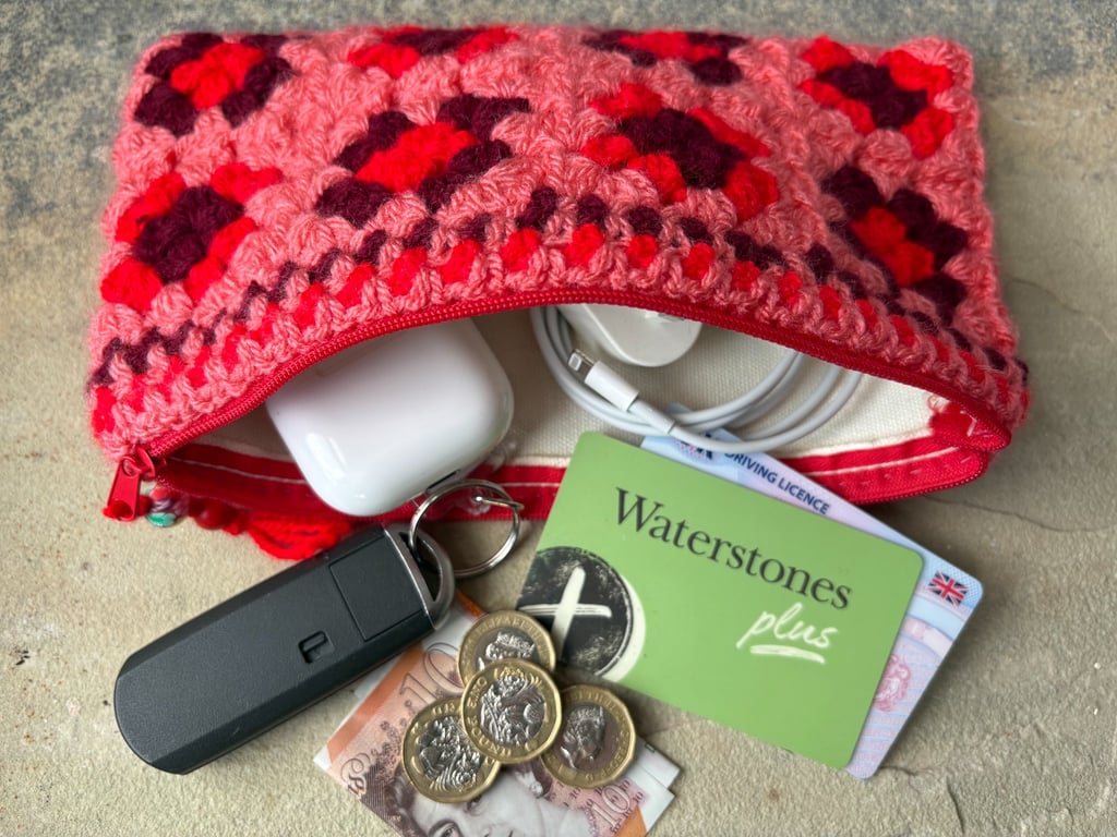Pouch organiser for on the go
