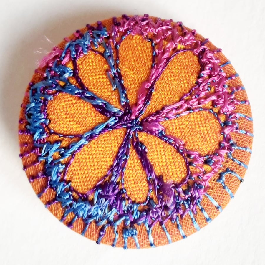 One Inch Badge Fabric Badge with Free Machine Embroidery 