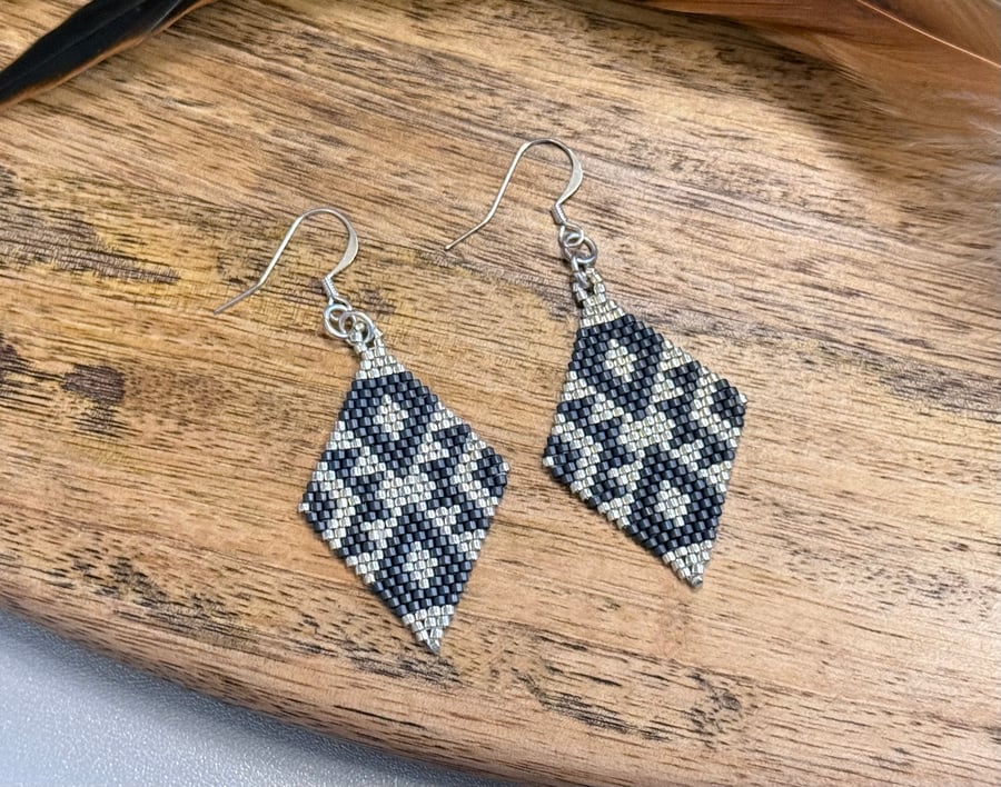 Southwestern inspired beaded tribal earrings in dark grey and silver