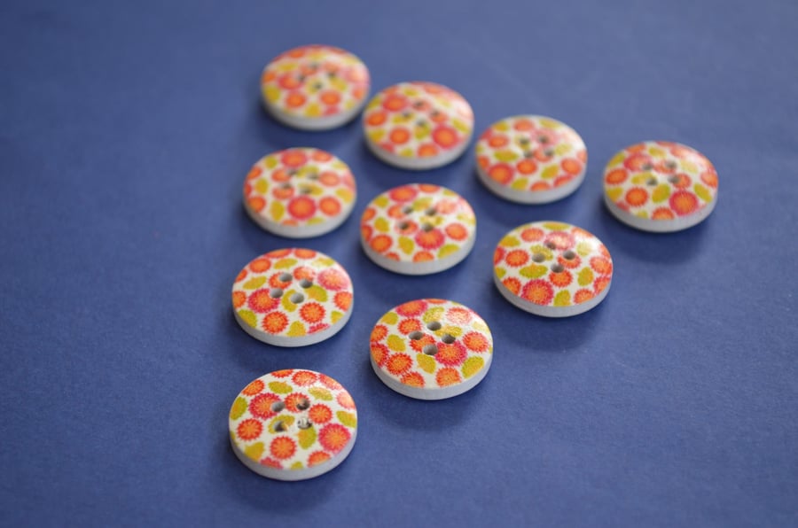 15mm Wooden Floral Buttons Orange Red Yellow Green 10pk Flowers (SF14)