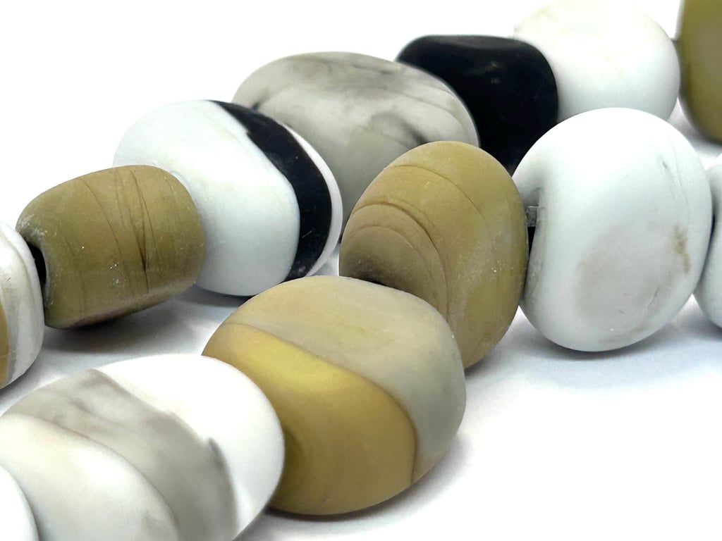 Handmade lamp work glass pebble beads