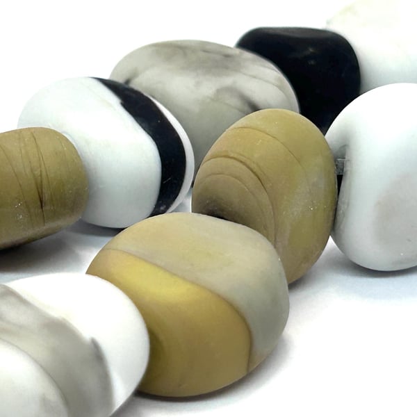 Handmade lamp work glass pebble beads