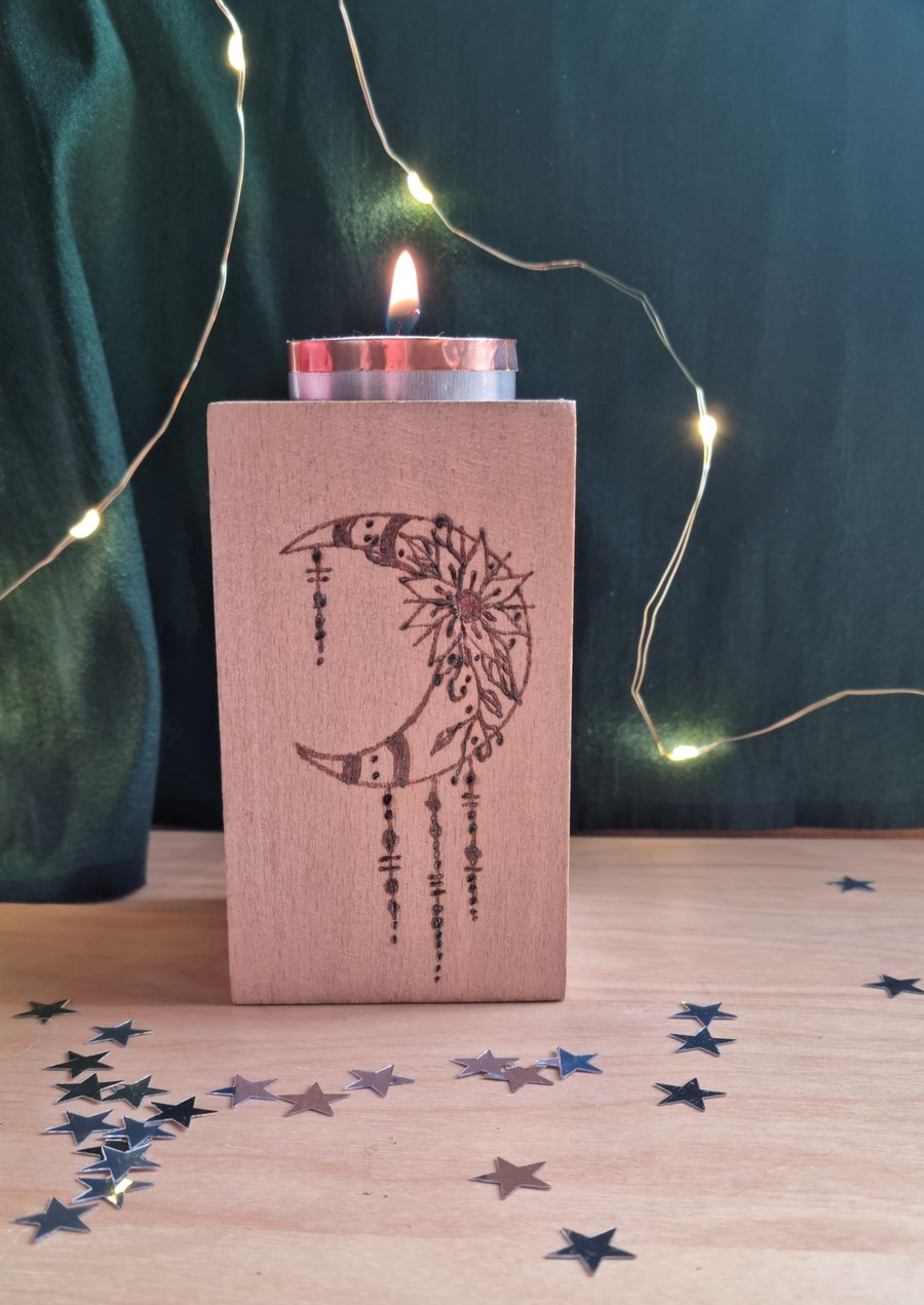Crescent Moon Beech wood TealightHolder