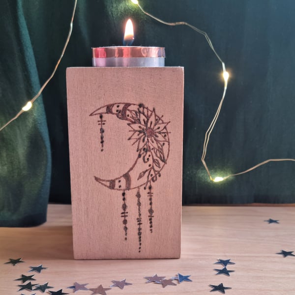 Crescent Moon Beech wood TealightHolder