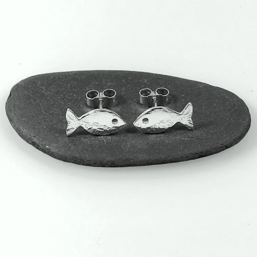 Silver fish stud earrings