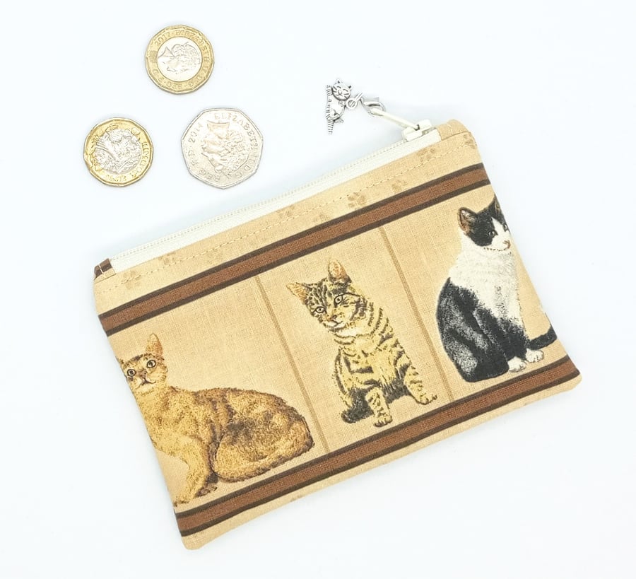 Tabby cat coin and card purse 127KF