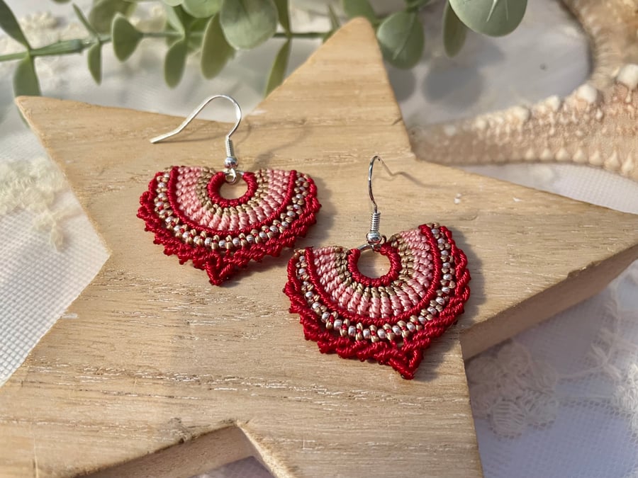 Dangle fan design beaded macrame drop earrings 