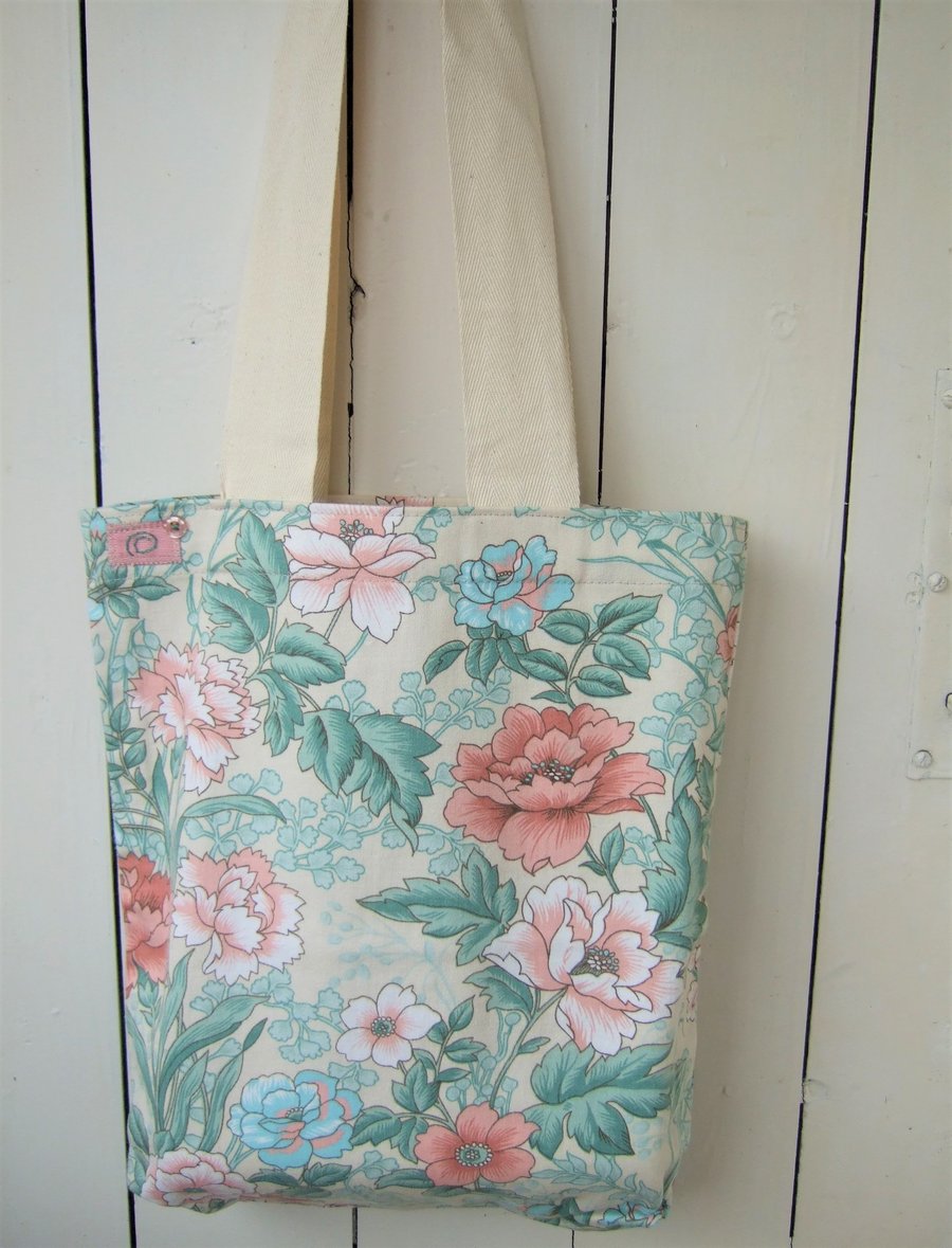 Tote Bag in Vintage Floral Fabric