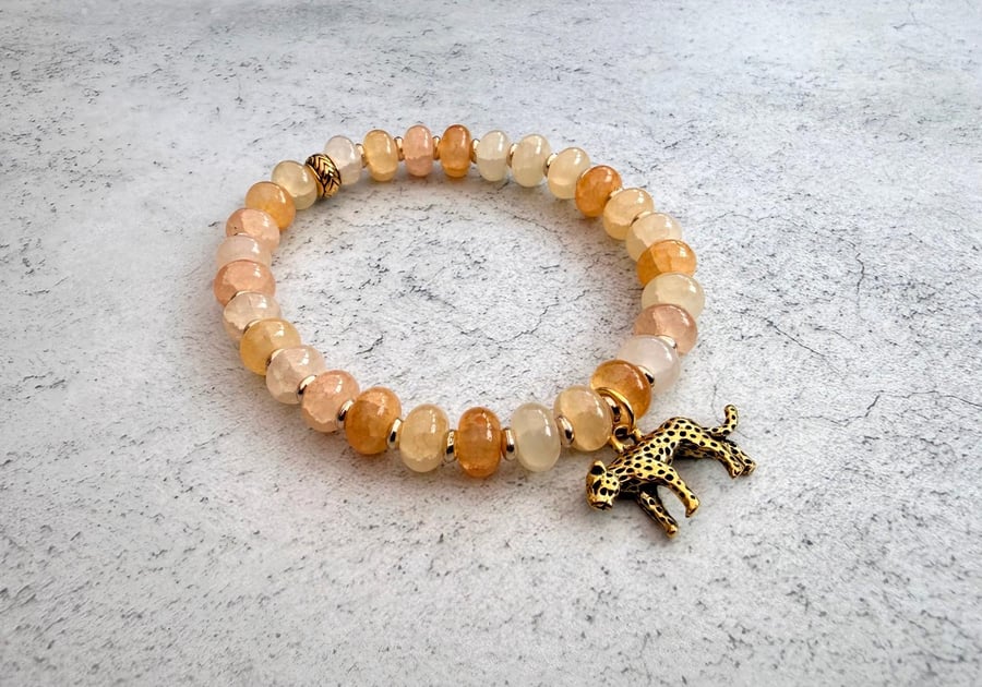 Glass bead charm bracelet 