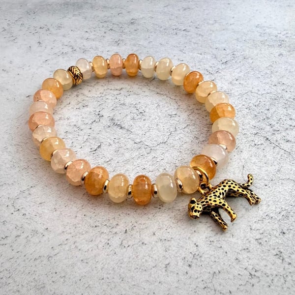 Glass bead charm bracelet 