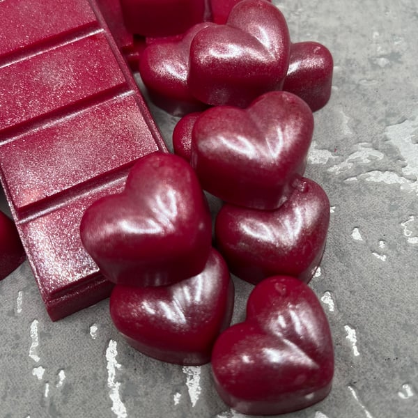 Highly fragranced Rhubarb & Strawberry Wax Melt Snap Bar
