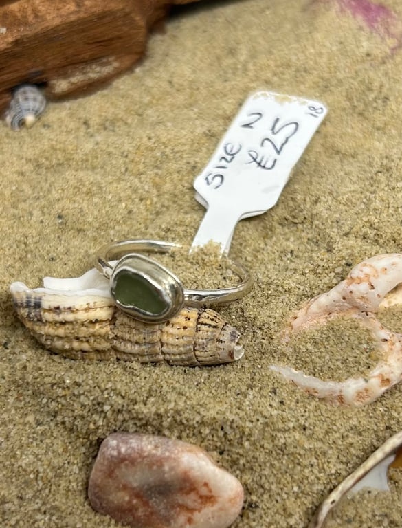 Unusual and beautiful sterling silver and sea glass ring 