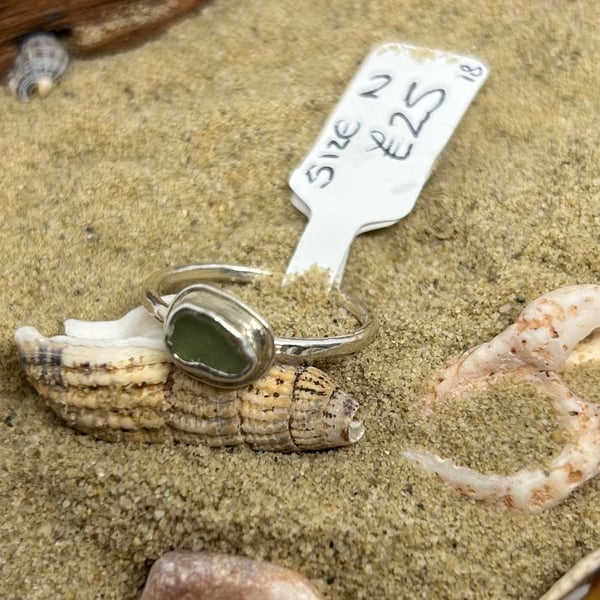Unusual and beautiful sterling silver and sea glass ring 