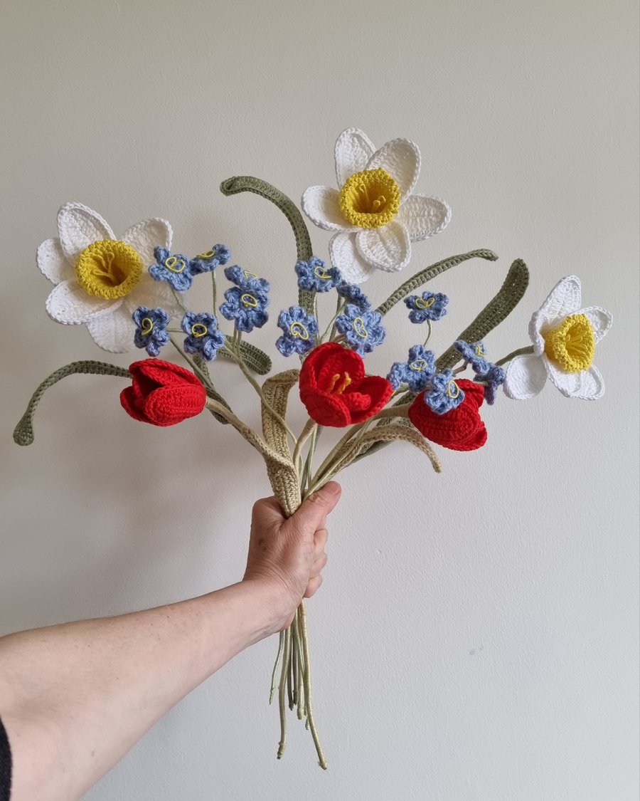 large spring crochet flower bouquet 