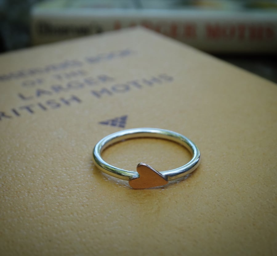 Recycled sterling silver ring with copper heart - size M & a half