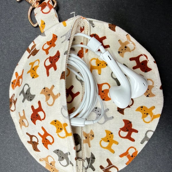 Circular zipped pouch (for earphones, keys, change etc...) - Dogs