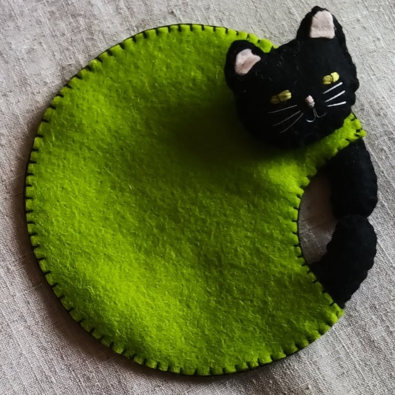 Cat coaster, Felt black cat coffee mug coaster, Cat Lover Drinkware Gift