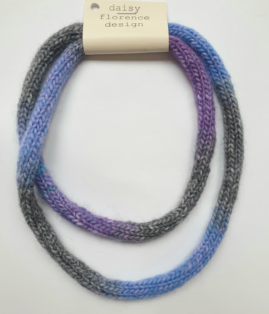 Stripey loop necklace