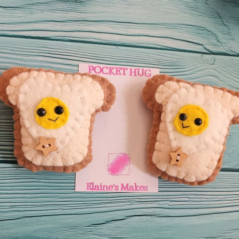 Wool Blend Felt 'Heart Fried Eggs On Toast' Pocket Hug & pocket hug card (star)