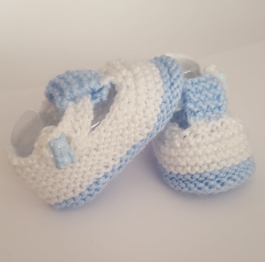 Hand knitted baby boy teddy bear booties Shoes 0-3 months