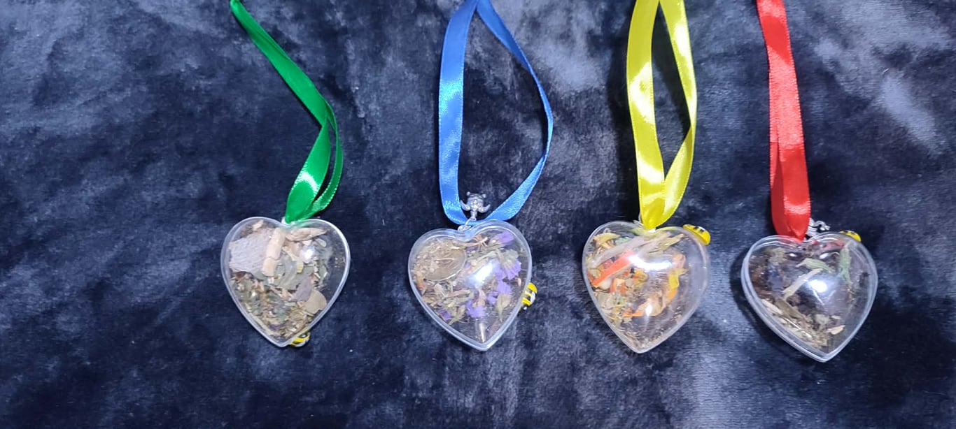 4 quarters elemental  witches balls air earth fire and water north east south 