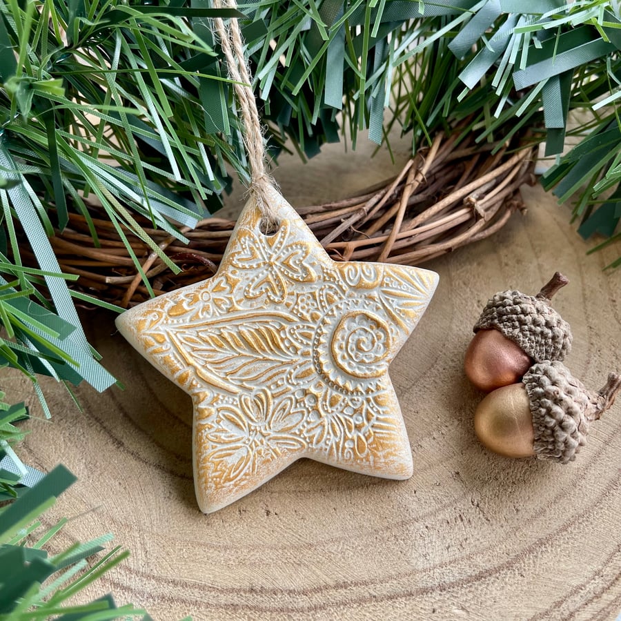 Cream & Gold Floral Star Decoration