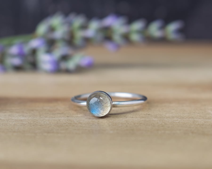 Labradorite and 925 Sterling Silver Ring 