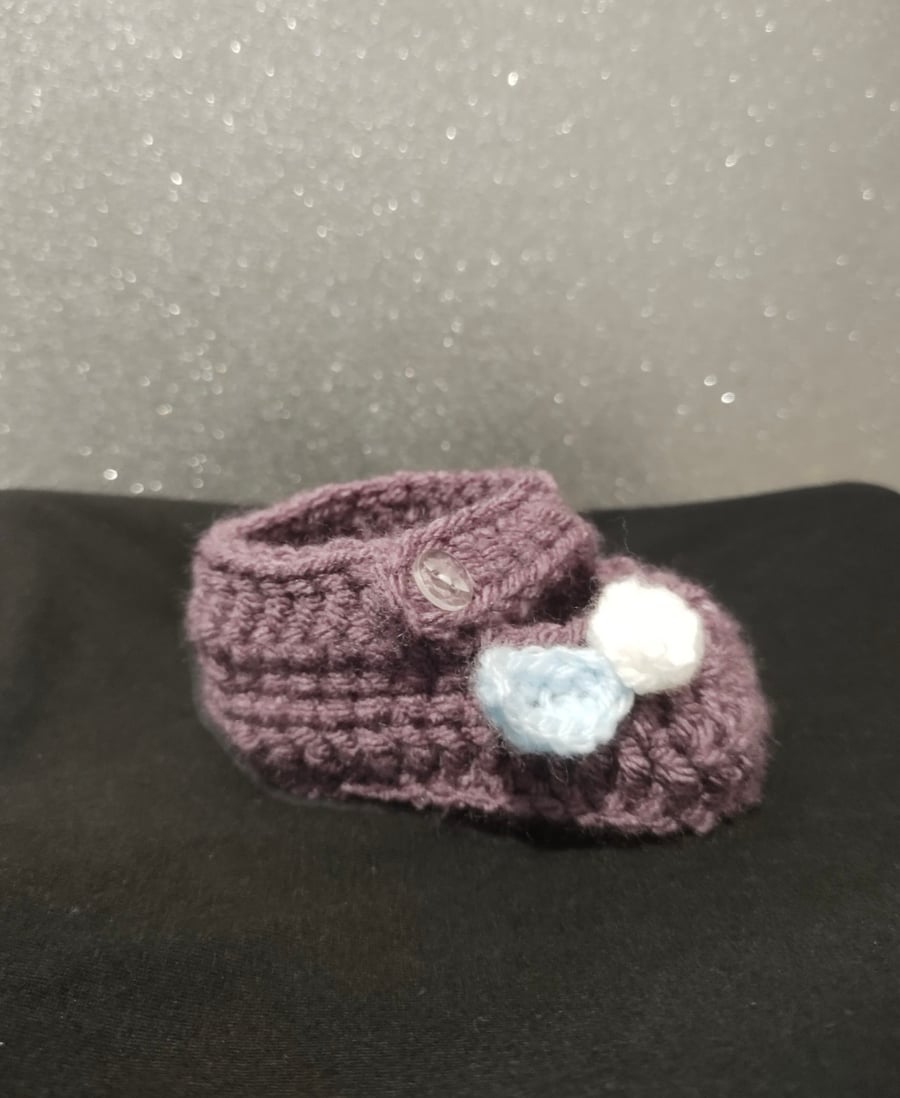Baby crochet shoes