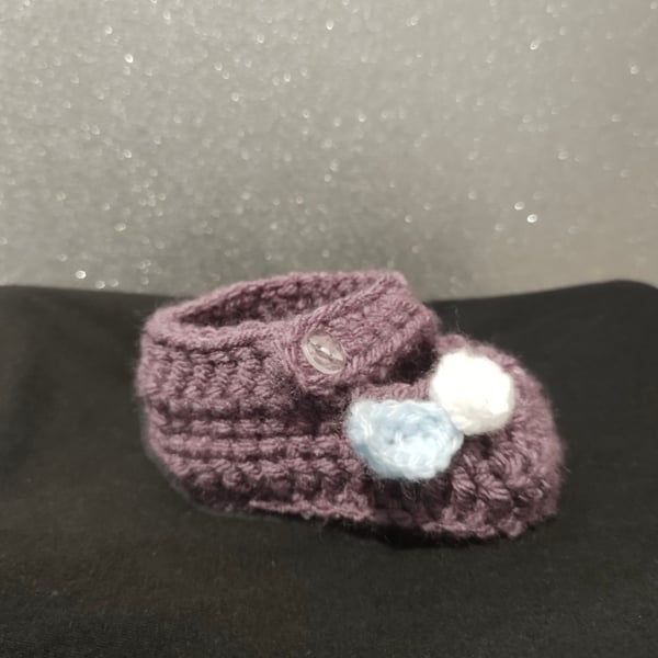 Baby crochet shoes