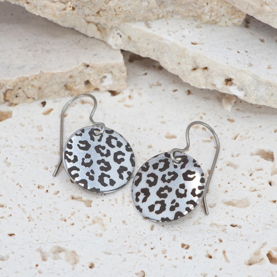 Leopard print dangle earrings - Hypoallergenic titanium ear wires 