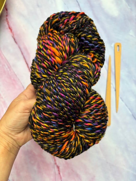 250g Hand spun merino wool yarn, black rainbow thick and thin art yarn lot62