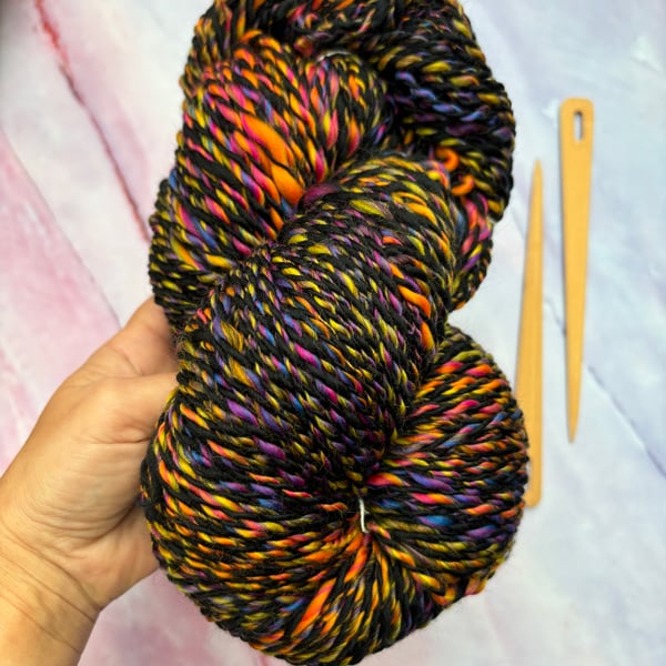 250g Hand spun merino wool yarn, black rainbow thick and thin art yarn lot62