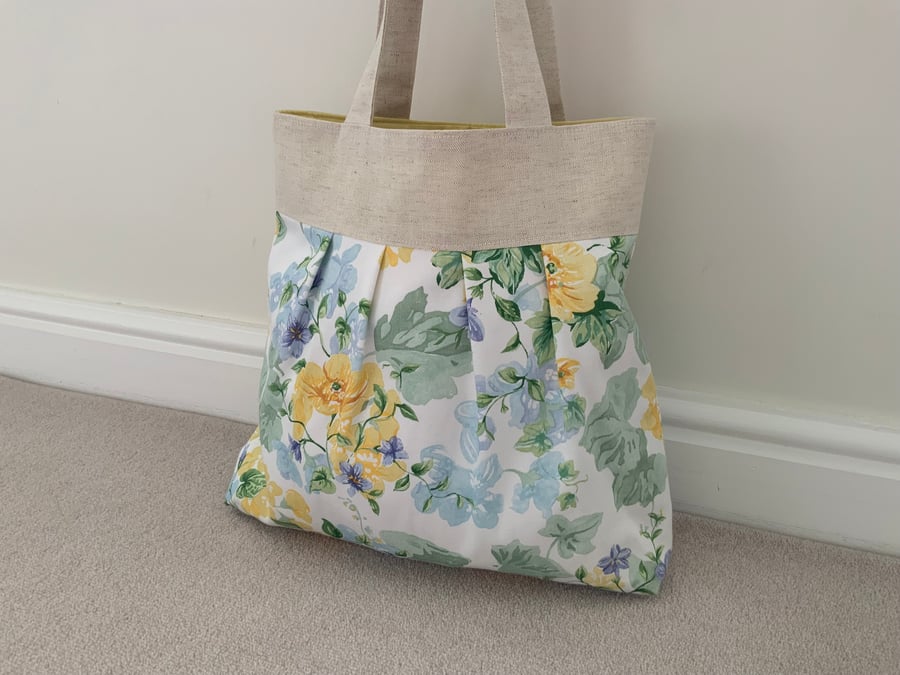 Beautiful Pleated Tote Bag, Vintage Floral Fabric, Hand Bag, Free Coin Purse