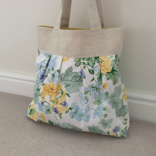 Beautiful Pleated Tote Bag, Vintage Floral Fabric, Hand Bag, Free Coin Purse