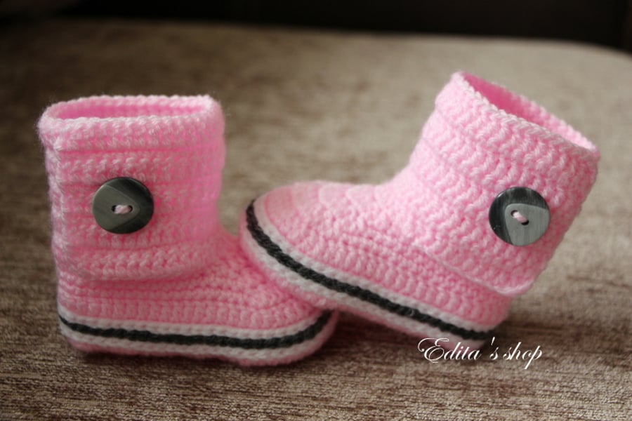 Crochet baby booties, baby shoes, boots, pink, grey, white, buttons, 3-6 months