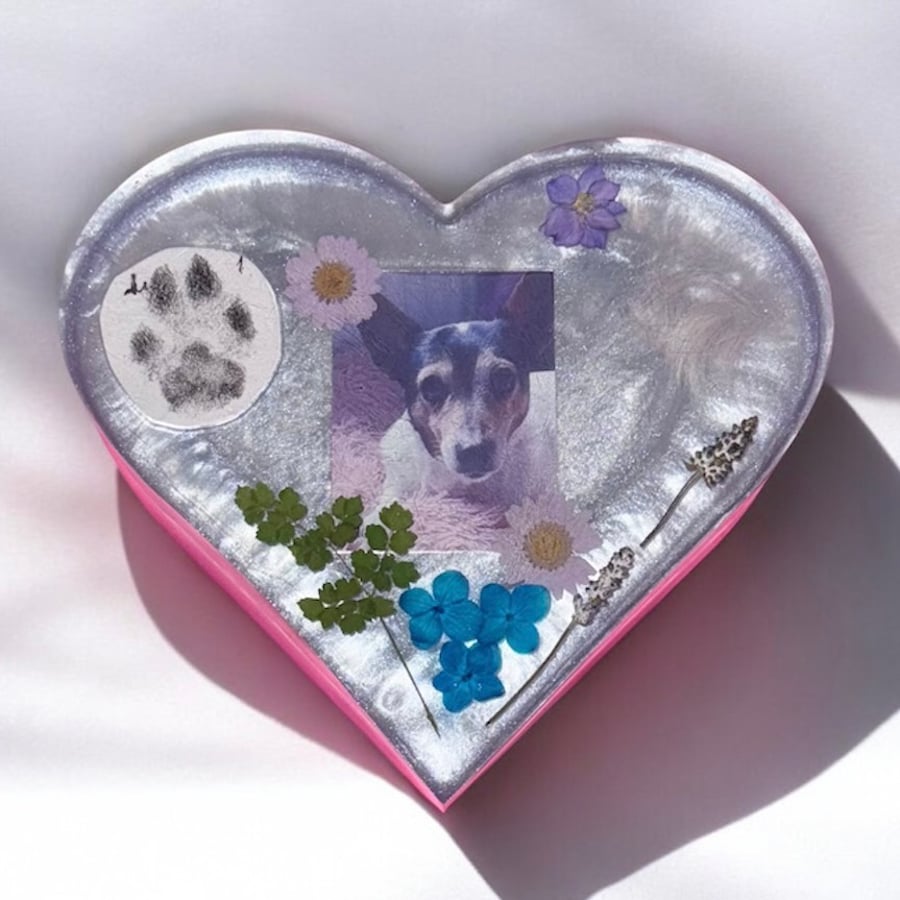 Epoxy resin keepsake pet memorial 